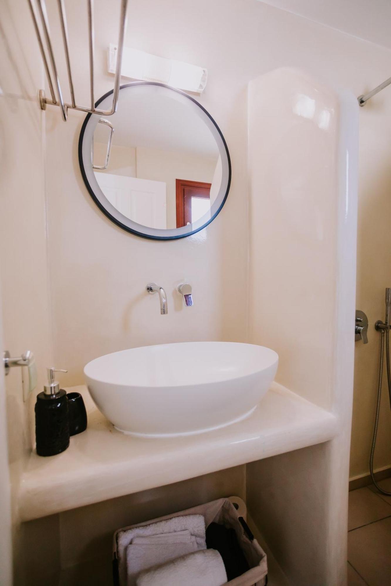 Sun Stories Suites Vóthon Eksteriør billede